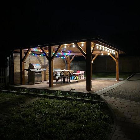 Dom Z Ogrodem I Grillem Villa Wola Zarczycka Exterior foto